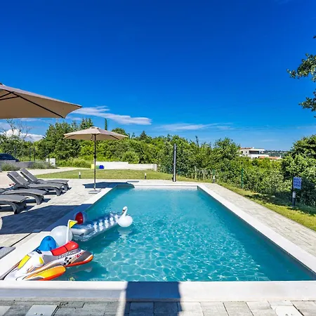Jan For 6 Persons Near Labin - Rabac With 32 M2 Private Pool & Kids Playground *