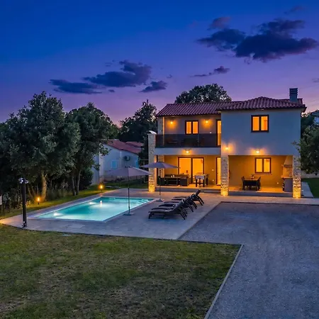 Jan For 6 Persons Near Labin - Rabac With 32 M2 Private Pool & Kids Playground Sveti Martin