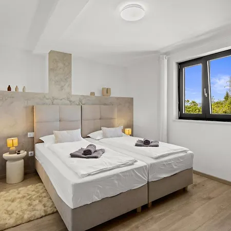 Jan For 6 Persons Near Labin - Rabac With 32 M2 Private Pool & Kids Playground Villa *