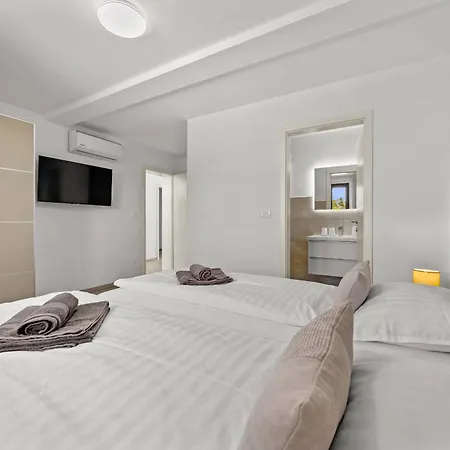Jan For 6 Persons Near Labin - Rabac With 32 M2 Private Pool & Kids Playground Sveti Martin